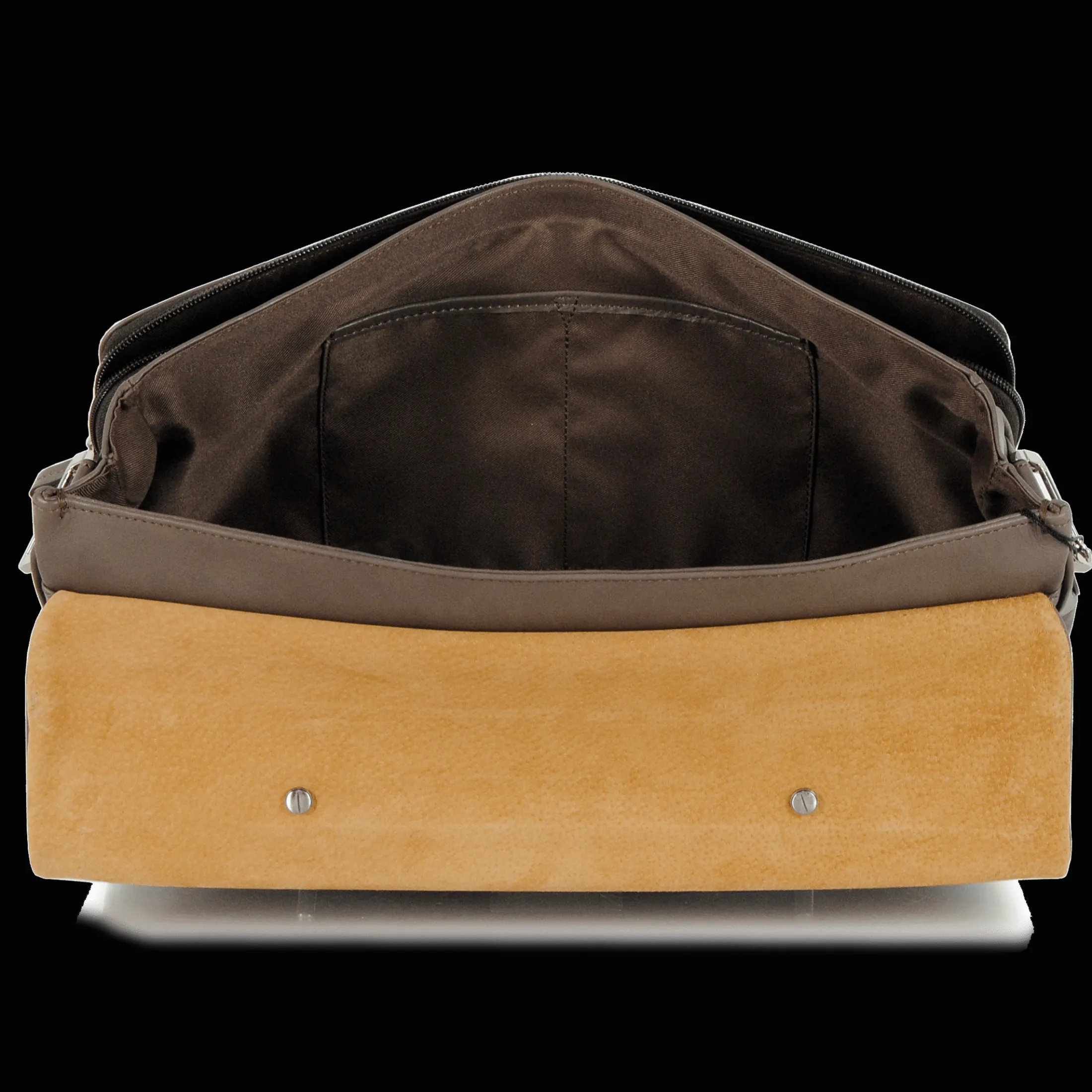 borsa_da_lavoro_in_pelle__6-1.webp Borsa da lavoro in pelle morbida 15'' Nero