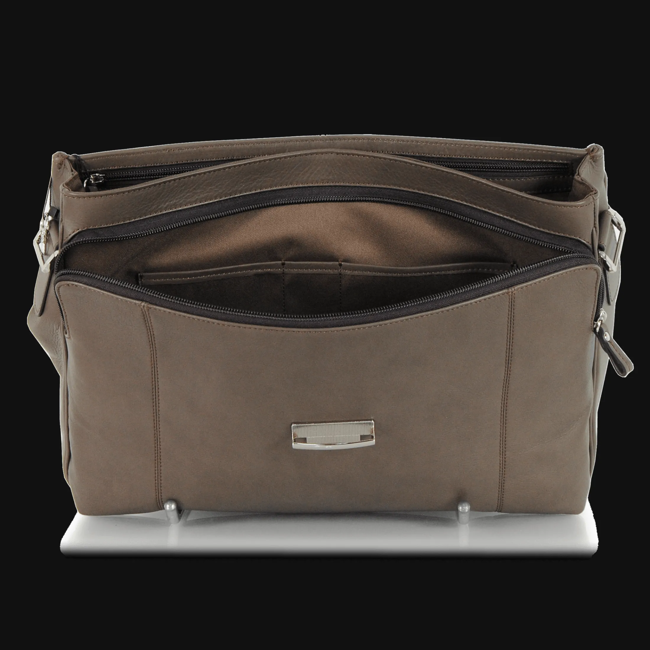 borsa_da_lavoro_in_pelle__7-1.webp Borsa da lavoro in pelle morbida 15'' Nero