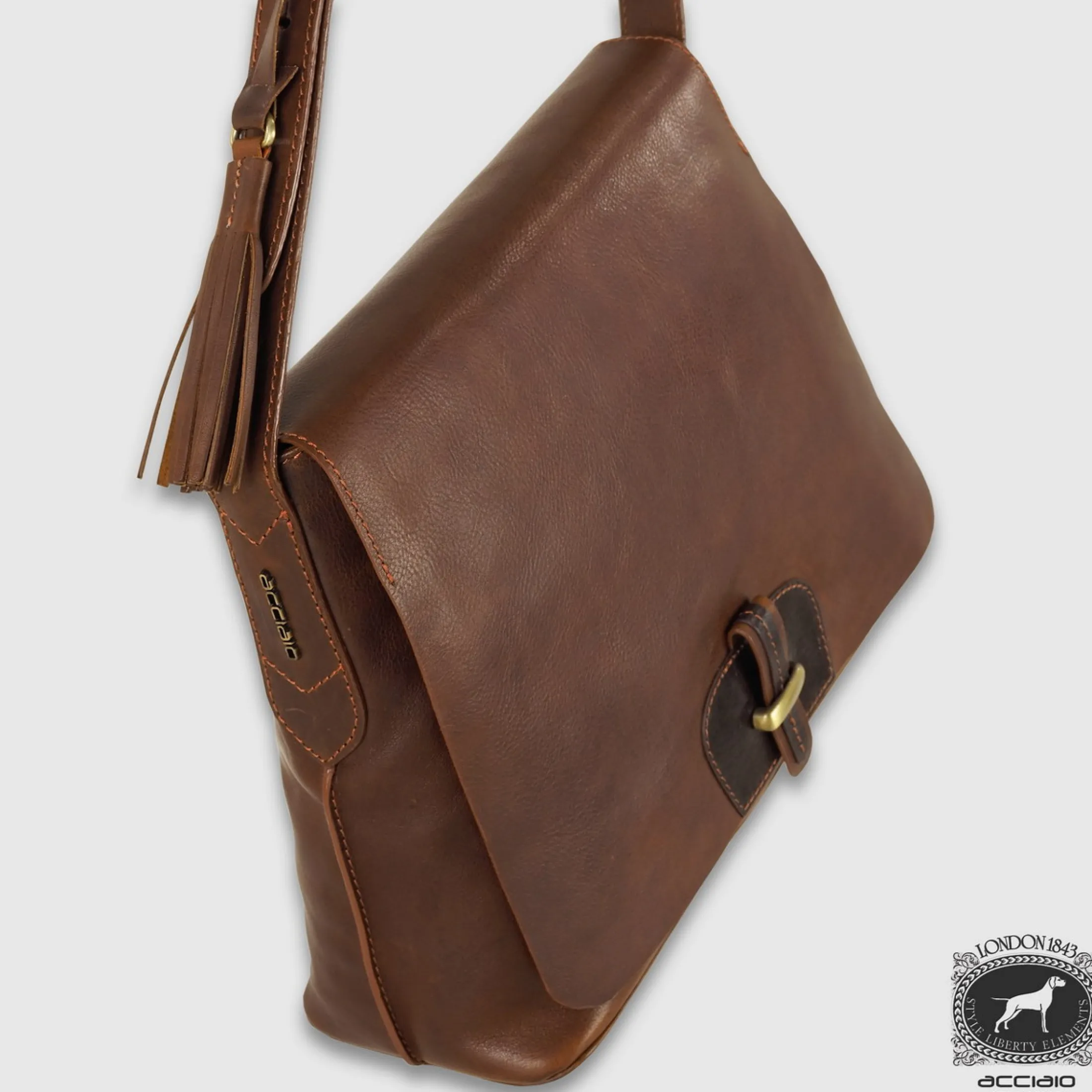 borsa_donna_a_tracolla_in_3-1.webp Borsa donna a tracolla in pelle Sarah Castagno