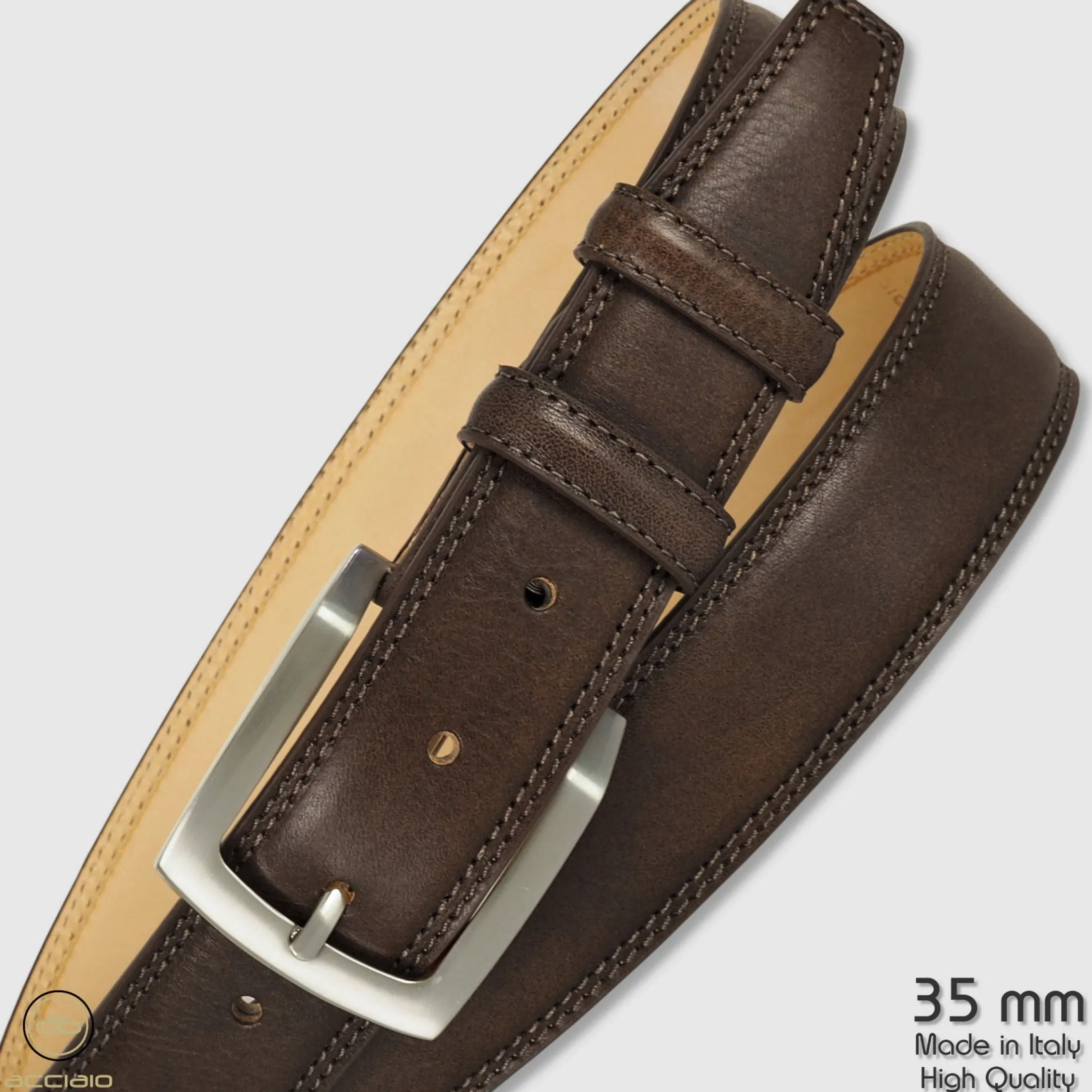 cintura_uomo_classica_amb_3-1.webp Cintura uomo classica Amber in pelle Vacchetta Moka