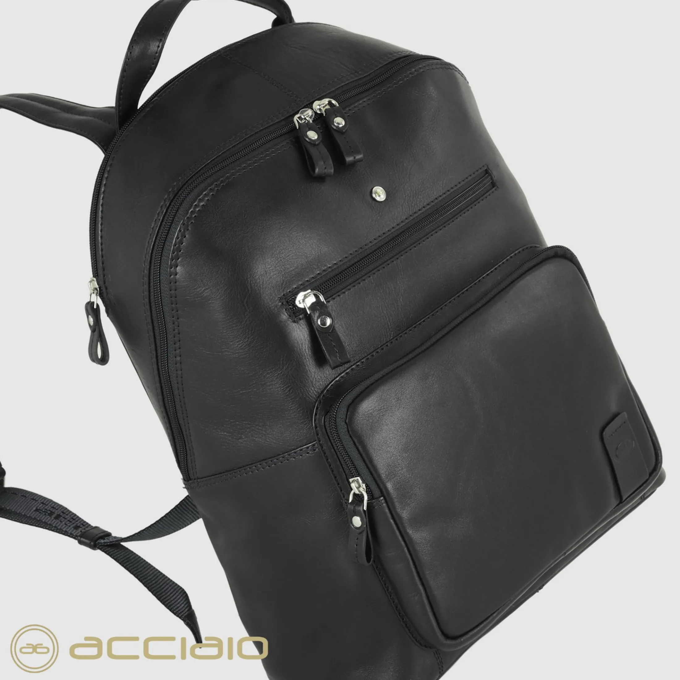 zaino_porta_pc_in_pelle_c_1-3.webp Zaino porta pc in pelle Carnaby St. 15" Nero